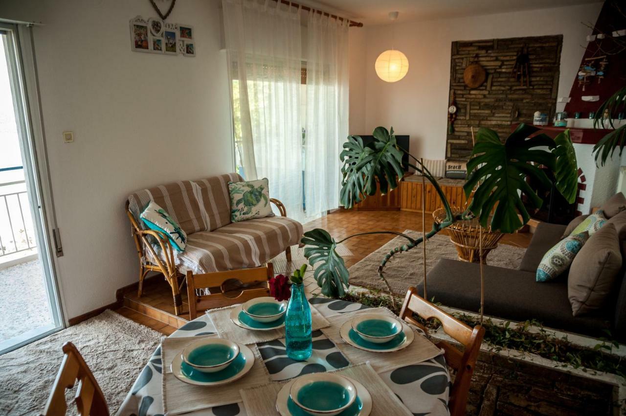Paradise View Apartment Palaiontsiflikion Exterior photo